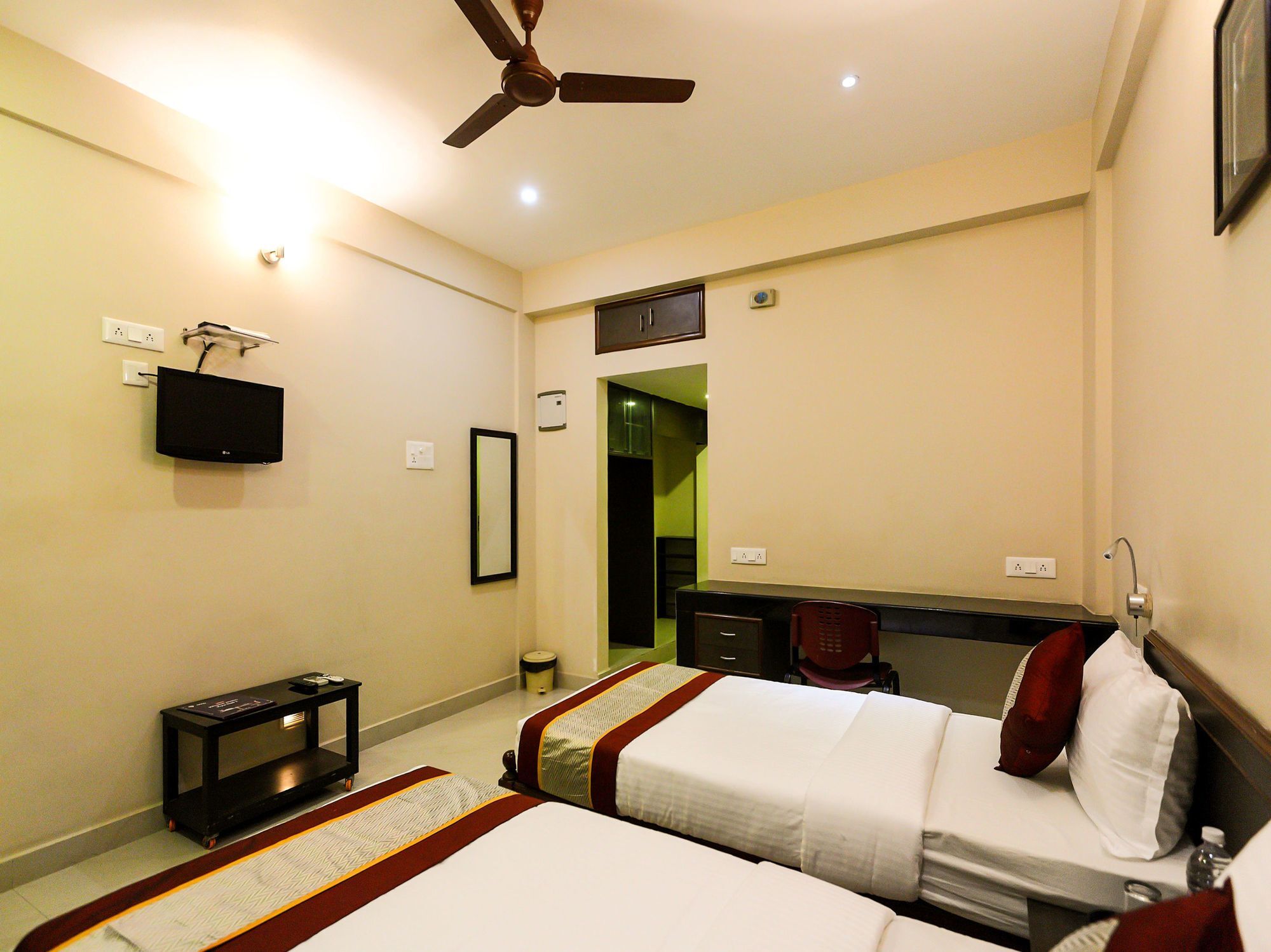 Oyo Flagship 12665 Chrompet Hotell Chennai Eksteriør bilde